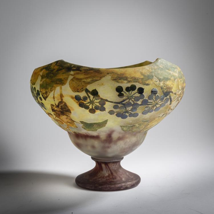 Bild 2 zu Objekt, 'Je meurs o&ugrave; je m'attache' footed bowl, c. 1910, Daum Fr&egrave;res, Nancy, 159B 132