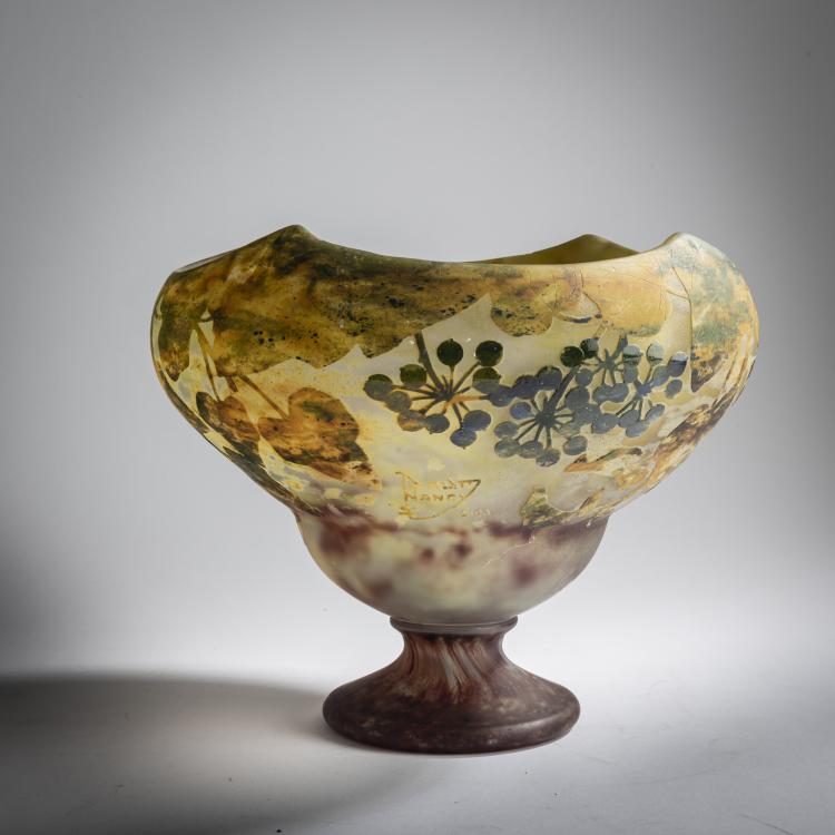 Bild 3 zu Objekt, 'Je meurs o&ugrave; je m'attache' footed bowl, c. 1910, Daum Fr&egrave;res, Nancy, 159B 132