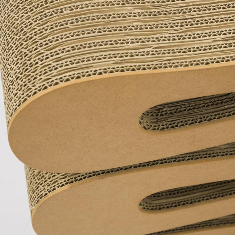 Bild 3 zu Objekt, 'Wiggle Side Chair', and 'Wiggle Side Stool', 1972, Frank O. Gehry, Vitra Design, Weil am Rhein, 158B 513