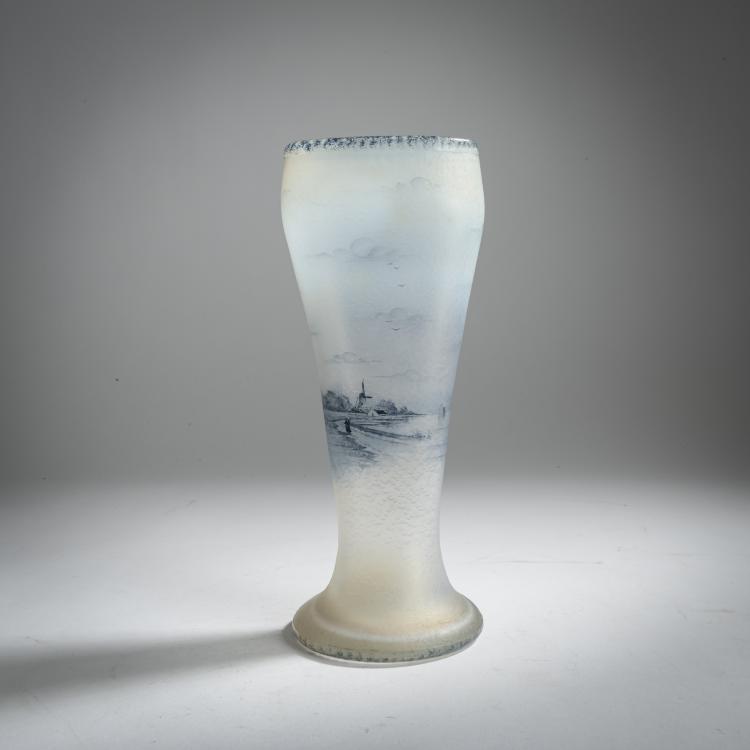 Bild 1 zu Objekt, Vase 'Paysage Delft', 1898, Daum Fr&egrave;res, Nancy, 159B 92