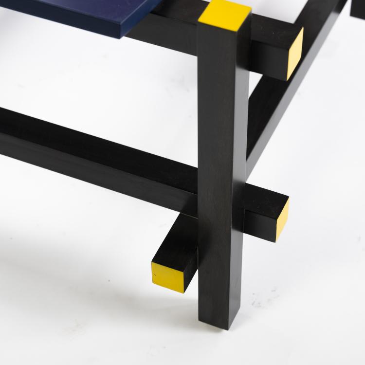 Bild 2 zu Objekt, 'Red and Blue' chair, 1918, Gerrit Rietveld, Cassina, Mailand (Reedition), 160B 178