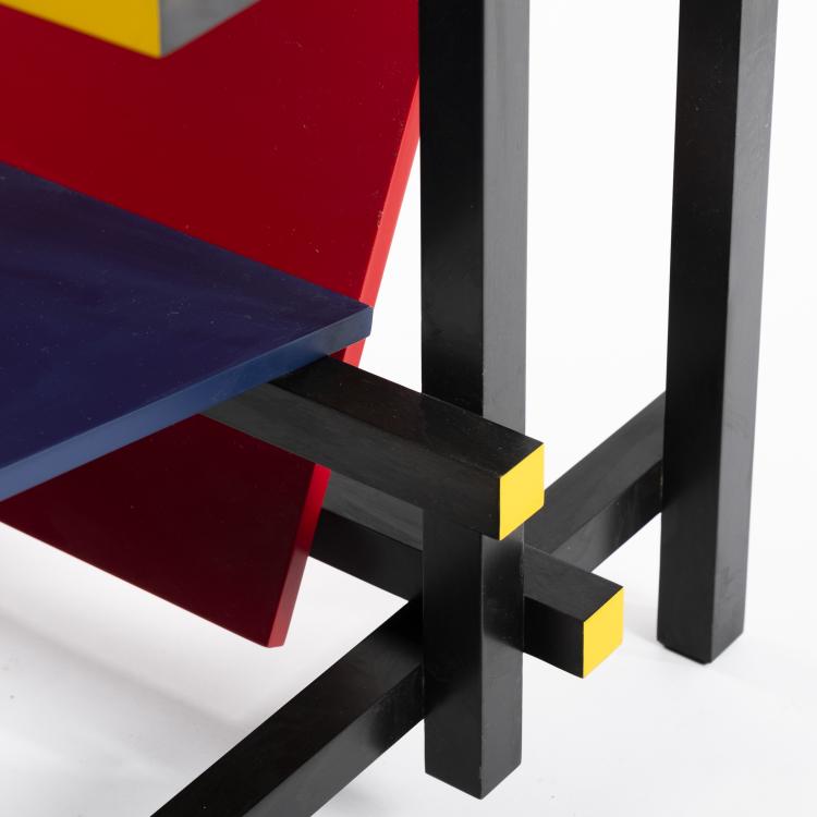 Bild 4 zu Objekt, 'Red and Blue' chair, 1918, Gerrit Rietveld, Cassina, Mailand (Reedition), 160B 178