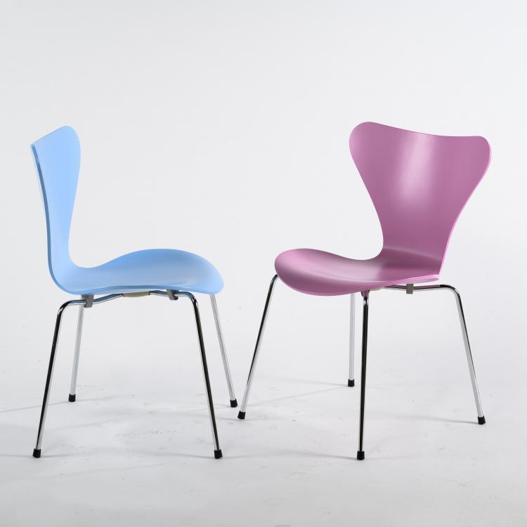 Hauptbild zu Objekt, 2 '3107' stacking chairs, 1955, Arne Jacobsen, Hansen, Fritz, Kopenhagen., 160B 239