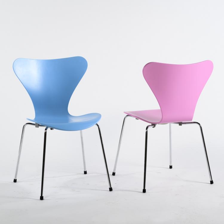 Bild 1 zu Objekt, 2 '3107' stacking chairs, 1955, Arne Jacobsen, Hansen, Fritz, Kopenhagen., 160B 239