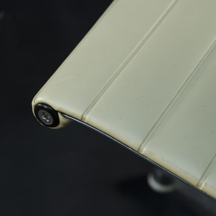 Bild 4 zu Objekt, 'Aluminum Group' chair with stool, 1958, Charles Eames, Miller, Herman, Zeeland, 158B 422