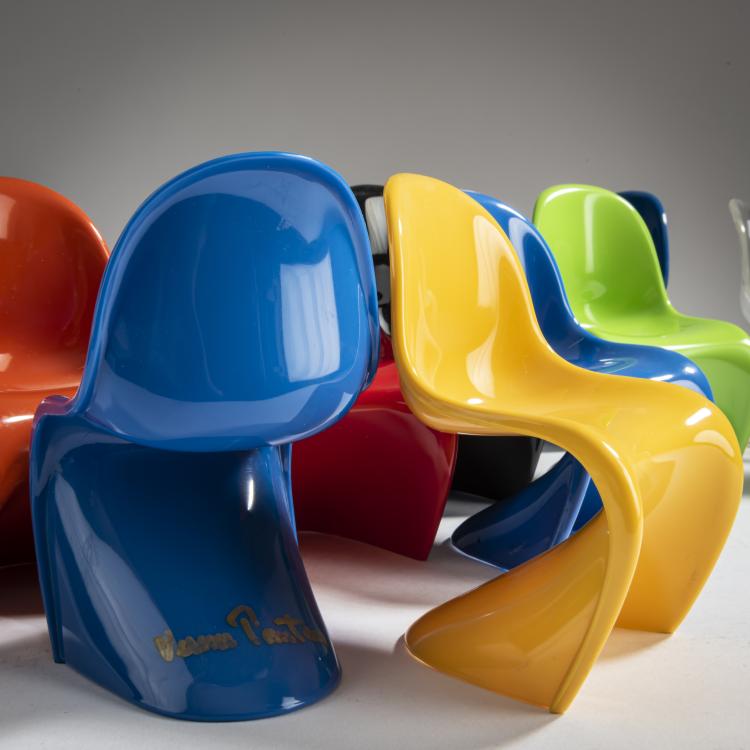 Bild 2 zu Objekt, 11 miniature 'Panton' chairs, Verner Panton, Vitra Design, Weil am Rhein, 160B 288
