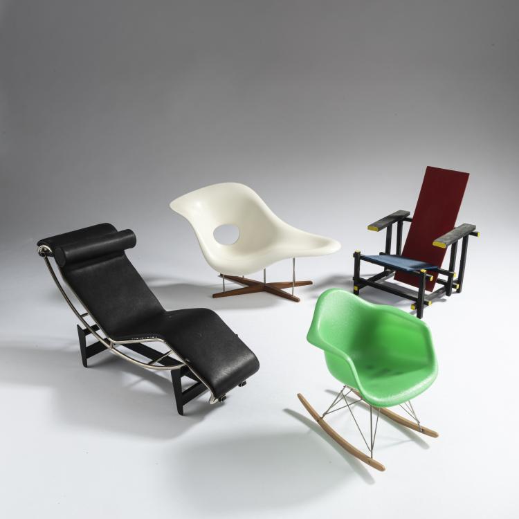 Hauptbild zu Objekt, 4 miniature chairs, Charles Eames,Ray Eames,Pierre Jeanneret,Charlotte Perriand,Gerrit Rietveld,Le Corbusier Charles-&Eacute;douard Jeanneret-Gris, Vitra Design, Weil am Rhein, 160B 293