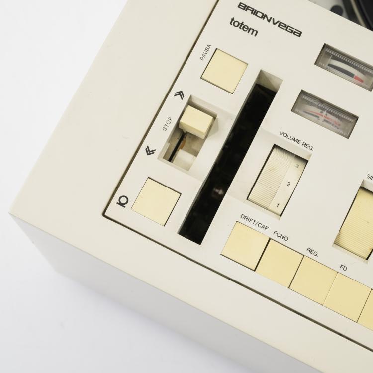 Bild 9 zu Objekt, Stereoanlage 'RR 130 - Totem', 1970, Mario Bellini, Brionvega, Mailand, 158A 224