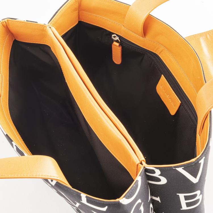 Bild 3 zu Objekt, Handtasche 'Logomania', 2000, Bulgari, Rom, 160E 763