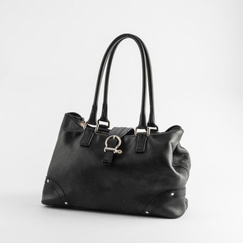 Handbag with black leather