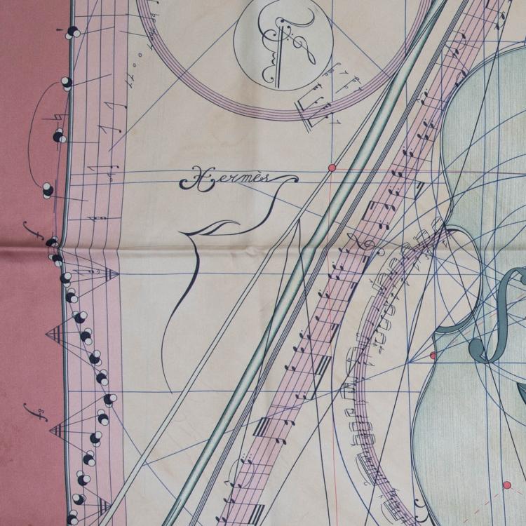 Bild 1 zu Objekt, 'La Musique Des Spheres' scarf, 1996, Zoe Pauwels, Herm&egrave;s, Paris, 160E 792