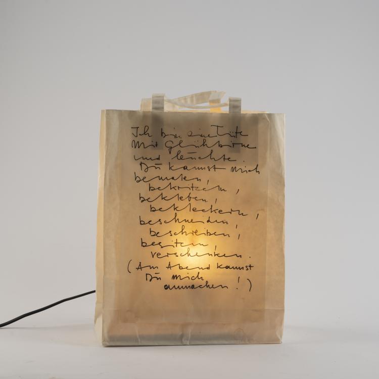 Bild 1 zu Objekt, 'Ich bin eine T&uuml;te mit Gl&uuml;hbirne' table light, 1980s, designimdorf, Schwarzwald, 160B 316