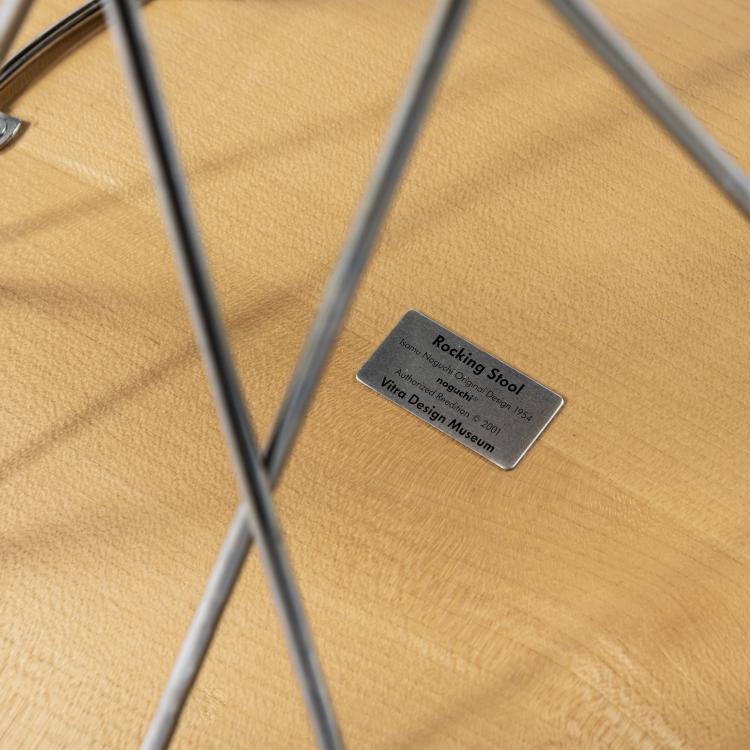 Bild 2 zu Objekt, Hocker 'Rocking Stool', 1954, Isamu Noguchi, Vitra Design, Weil am Rhein, 158B 398