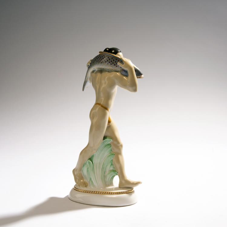 Bild 1 zu Objekt, 'Japanese man with fish' from the 'Wedding Parade', 1910, Adolph Amberg, Berlin, KPM, 159C 502