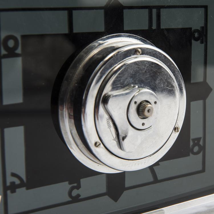 Bild 3 zu Objekt, Table clock, c. 1935, Heinrich M&ouml;ller (attributed), Kienzle, Schwenningen, 159C 446