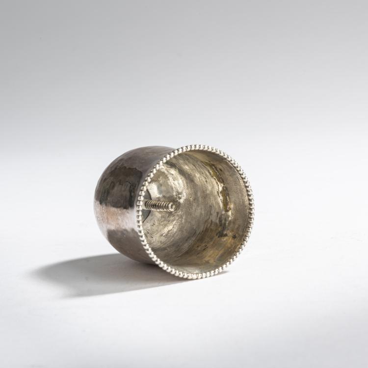 Bild 1 zu Objekt, Flaschenbekr&ouml;nung, um 1910, Josef Hoffmann, Wiener Werkst&auml;tte, 160A 55