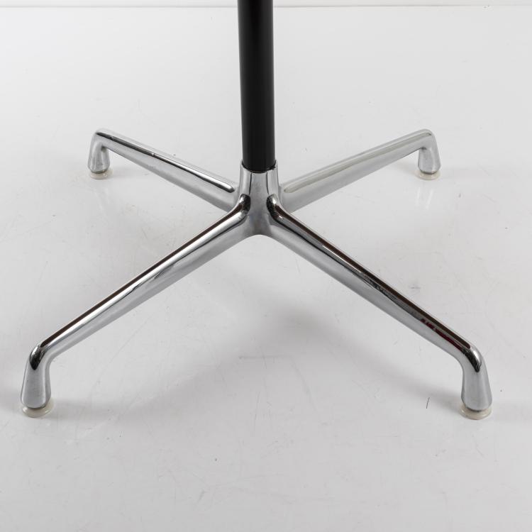 Bild 2 zu Objekt, 'Segmented base' table, 1964, Charles Eames,Ray Eames, Vitra, Weil am Rhein, 158B 489