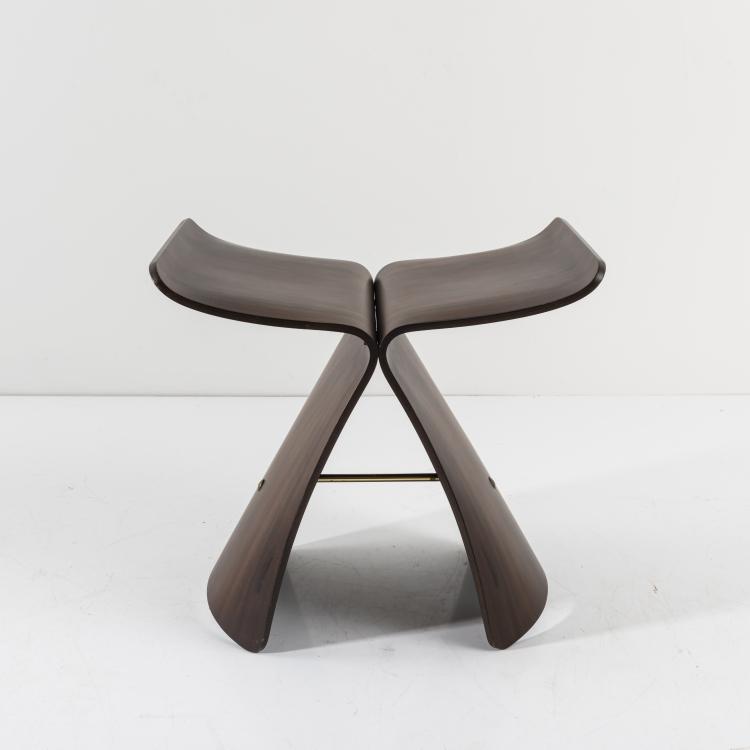 Hauptbild zu Objekt, Hocker 'Butterfly', 1954, Sori Yanagi, Vitra Design, Weil am Rhein, 163C 554