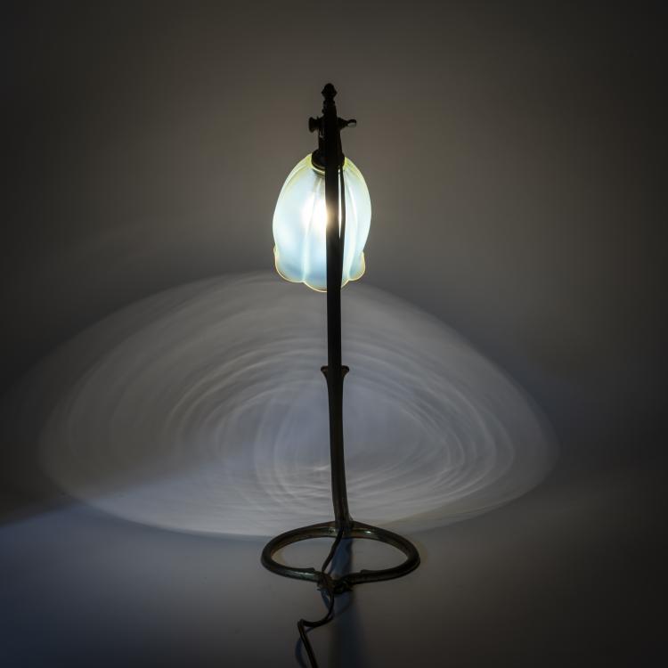 Bild 3 zu Objekt, Tischleuchte '1079', um 1900, Benson, W. A. S., London; Powell, J. & Sons, London, 159C 406