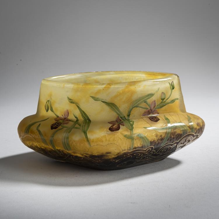 Bild 2 zu Objekt, Jardini&egrave;re 'Ophrys fuciflora, araign&eacute;e et mouche', 1906, Daum Fr&egrave;res, Nancy, 159B 116