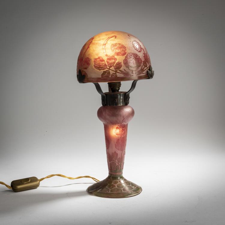 Hauptbild zu Objekt, Table light 'Roses sauvages', 1918-21, Schneider, Epinay-sur-Seine, 159B 249