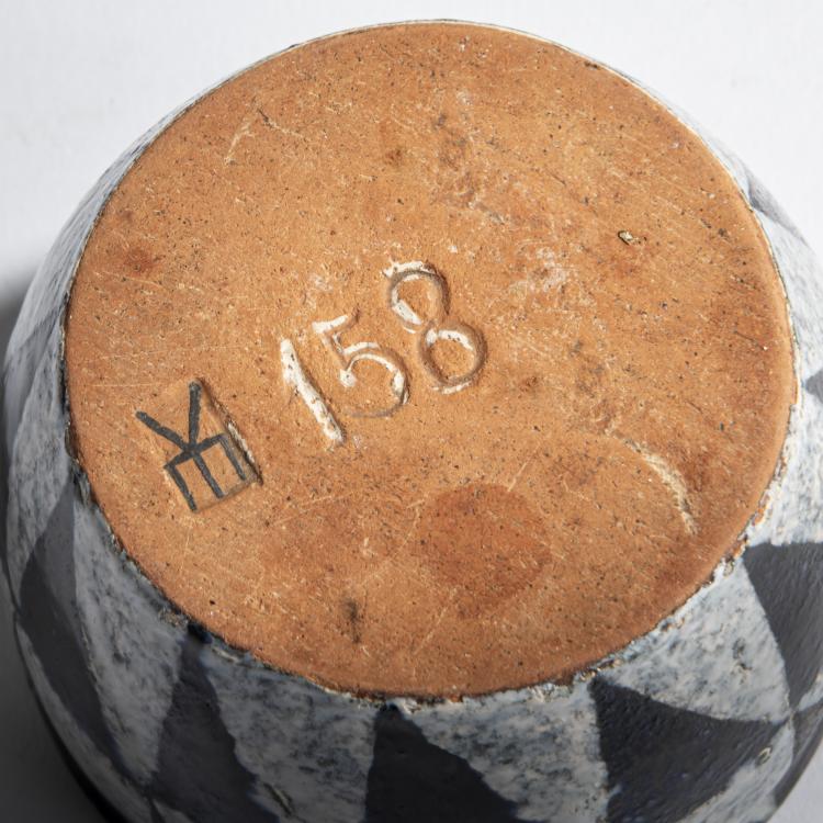 Bild 2 zu Objekt, Small cachepot, c. 1920, Eduard Klablena, Langenzersdorf, 159C 547