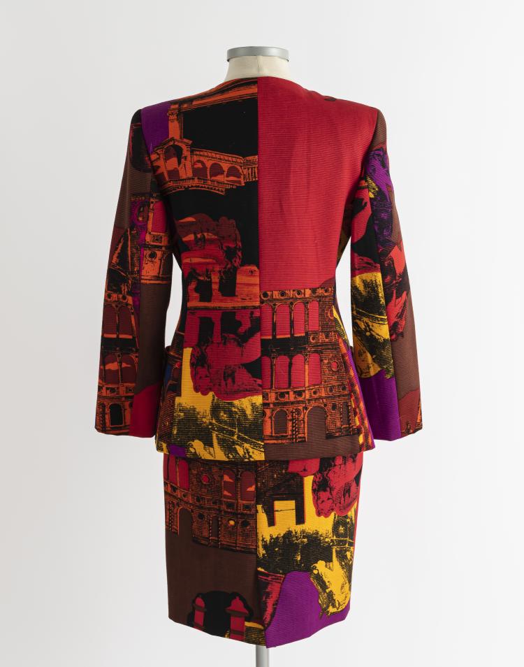 Bild 1 zu Objekt, Costume with architectural motifs, c. 1990, Genny, Mailand, 160E 854