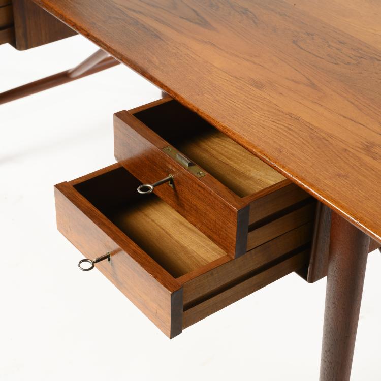 Bild 6 zu Objekt, Schreibtisch '310', um 1955, Peter Hvidt,Orla M&oslash;lgaard-Nielsen, S&ouml;borg M&ouml;bler, S&ouml;borg, 160A 128