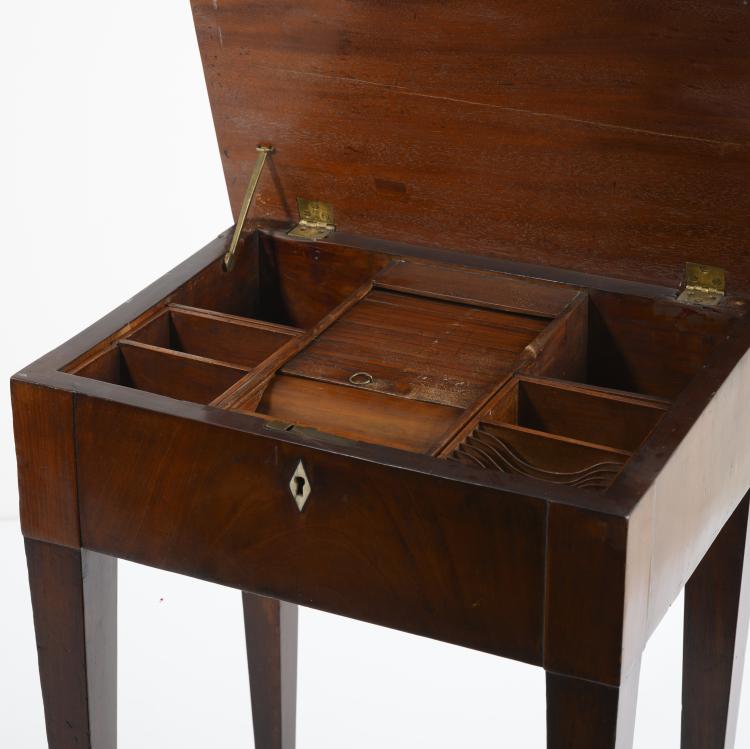 Bild 3 zu Objekt, Biedermeier-Handarbeitstisch, Deutschland, 159C 639