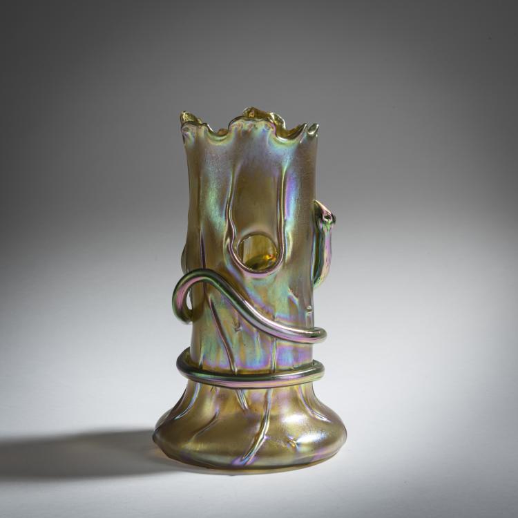 Bild 3 zu Objekt, 'Baumstammvase' mit Schlange, um 1902, L&ouml;tz Wwe., Klosterm&uuml;hle, 159B 314