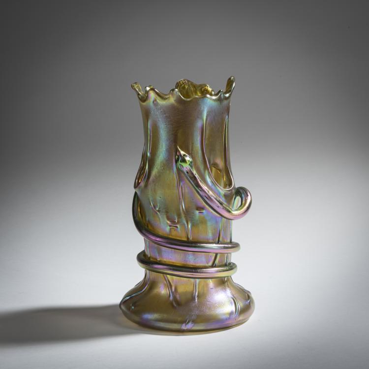 Bild 4 zu Objekt, 'Baumstammvase' mit Schlange, um 1902, L&ouml;tz Wwe., Klosterm&uuml;hle, 159B 314