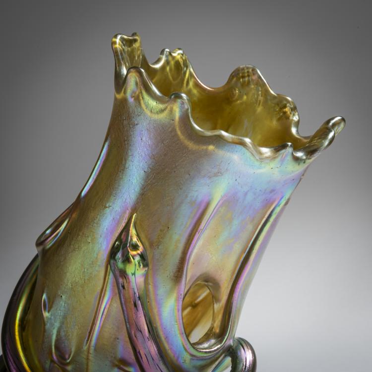 Bild 5 zu Objekt, 'Baumstammvase' mit Schlange, um 1902, L&ouml;tz Wwe., Klosterm&uuml;hle, 159B 314