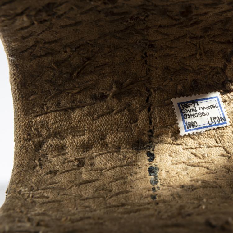 Bild 12 zu Objekt, Paar Zwillingsfiguren 'Ibedji' mit Kaurimuschel-Mantel, Yoruba, 160C 639