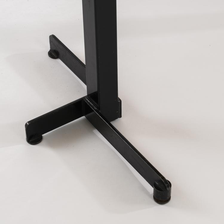 Bild 6 zu Objekt, 'Les Arcs' table, 1968, Charlotte Perriand, Steph Simon, Paris, 160A 112