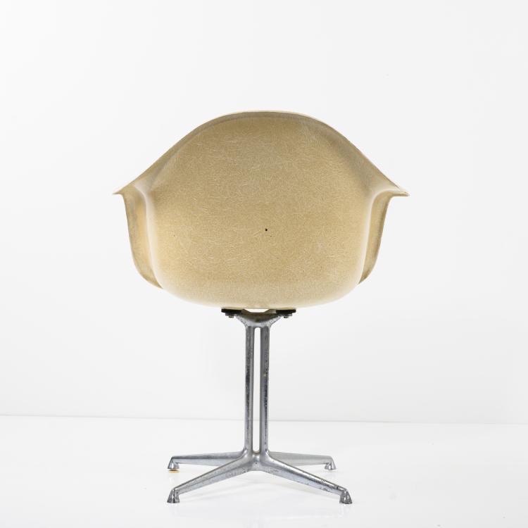 Bild 2 zu Objekt, 'Plastic Armchair' on 'LaFonda base', c. 1961, Charles Eames,Ray Eames, Miller, Herman, Zeeland oder Vitra Design, Weil am Rhein, 161C 633
