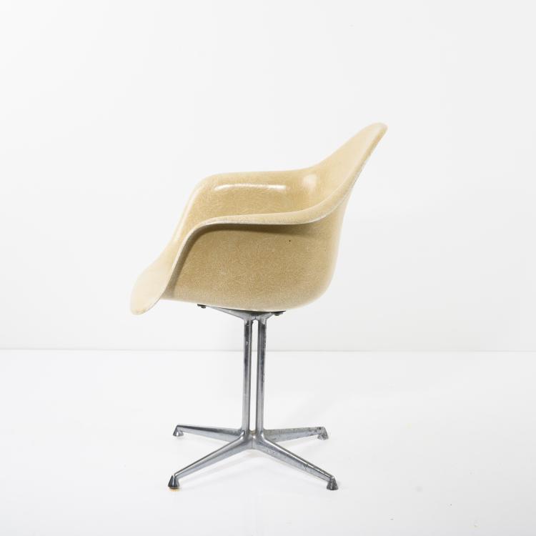Bild 3 zu Objekt, 'Plastic Armchair' on 'LaFonda base', c. 1961, Charles Eames,Ray Eames, Miller, Herman, Zeeland oder Vitra Design, Weil am Rhein, 161C 633