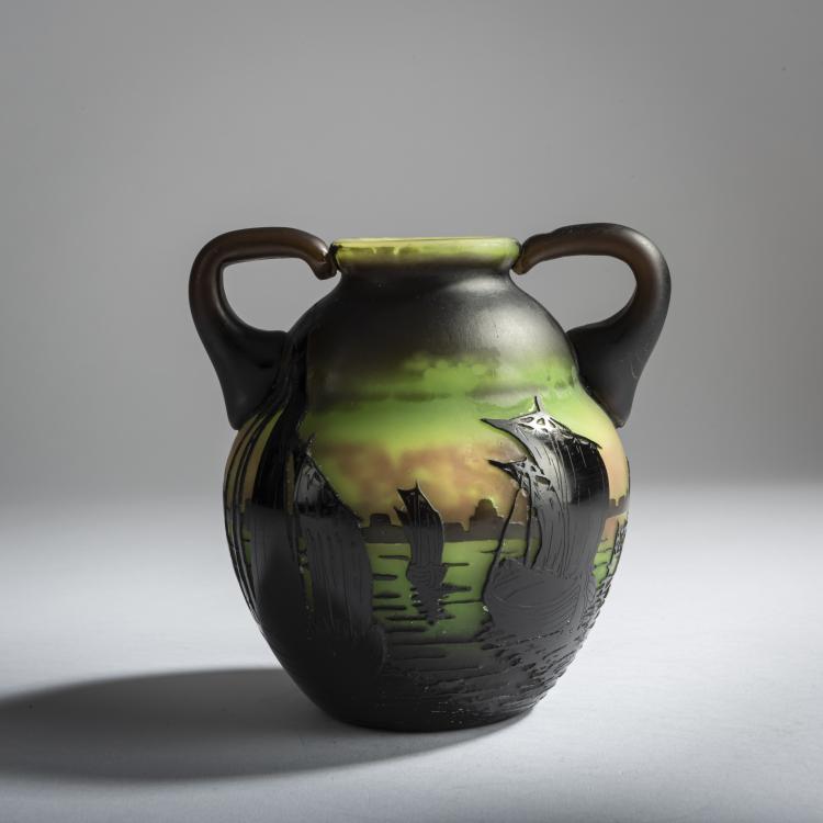 Hauptbild zu Objekt, Henkelvase 'Voiliers, soleil couchant', 1910, Daum Fr&egrave;res, Nancy, 159B 121