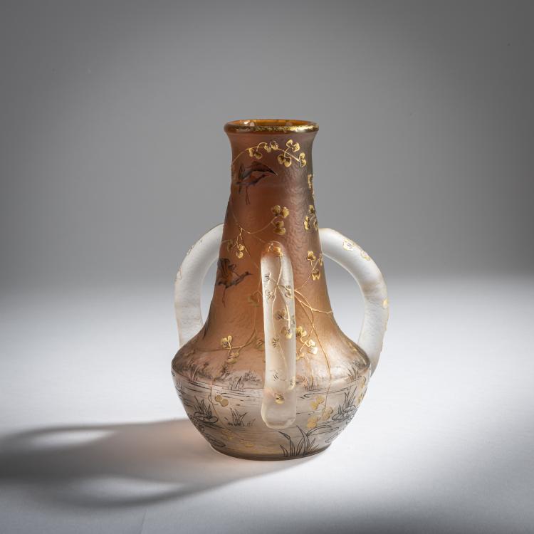 Hauptbild zu Objekt, Henkelvase 'Herons', 1895, Daum Fr&egrave;res, Nancy, 159B 89