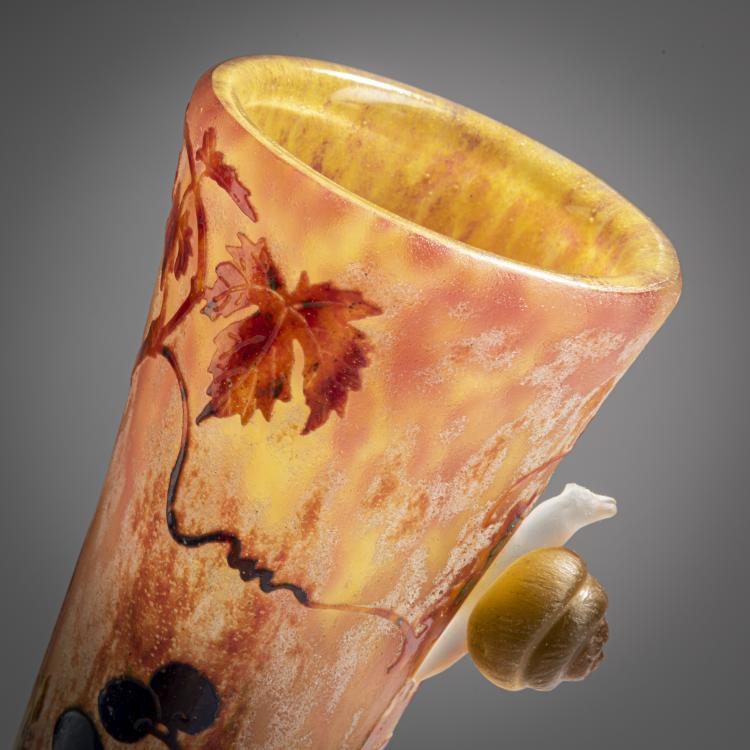 Bild 8 zu Objekt, 'Vigne et Escargots' vase, 1904, Daum Fr&egrave;res, Nancy, 159B 111