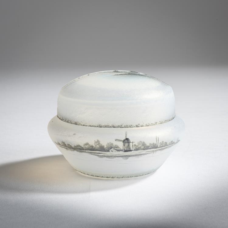 Hauptbild zu Objekt, Deckeldose 'Delft', um 1898, Daum Fr&egrave;res, Nancy, 159B 95