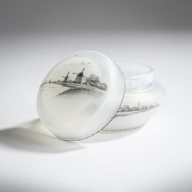 Bild 3 zu Objekt, Deckeldose 'Delft', um 1898, Daum Fr&egrave;res, Nancy, 159B 95