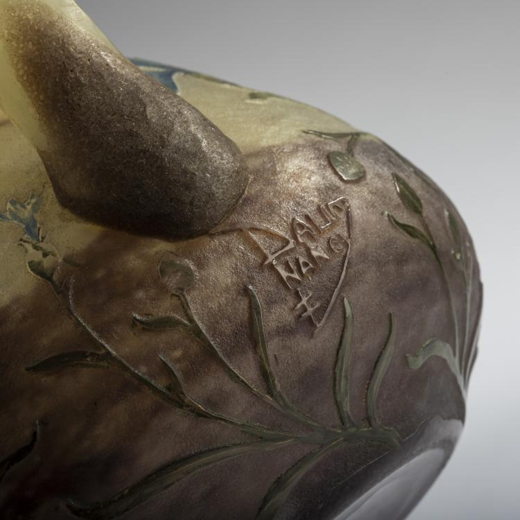 Bild 3 zu Objekt, Henkelvase 'Bleuets', 1901, Nancy Daum Fr&egrave;res, Daum Fr&egrave;res, Nancy, 162B 84