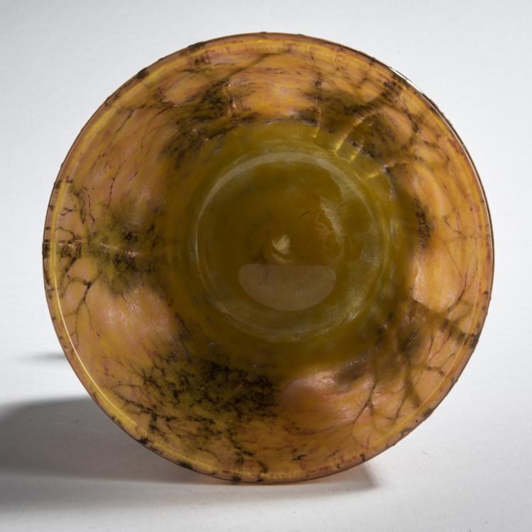 Bild 3 zu Objekt, Fu&szlig;vase 'Cr&eacute;puscule neige' oder 'Paysage d'hiver', um 1902, Daum Fr&egrave;res, Nancy, 159B 102