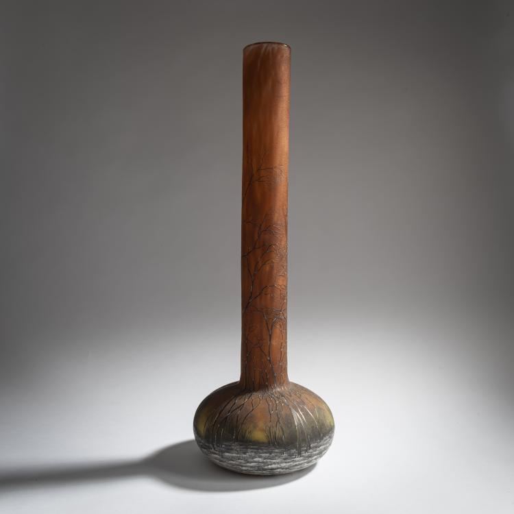 Bild 1 zu Objekt, Hohe Vase 'Cr&eacute;puscule neige' oder 'Paysage d'hiver', um 1902, Daum Fr&egrave;res, Nancy, 159B 105