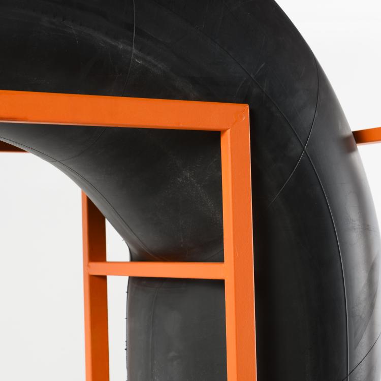 Bild 3 zu Objekt, 'Chambre A Air Poona' hose shelf, 1987/2021, Bohn, Judith, Atelier, K&ouml;ln; editionformform, K&ouml;ln, 160A 143