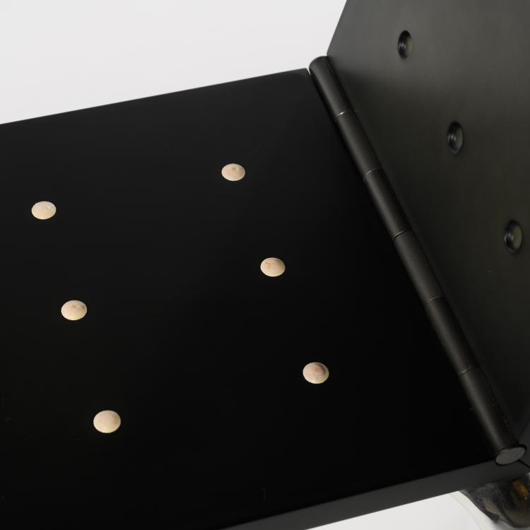 Bild 4 zu Objekt, 'Lola Mundo' folding chair / stool, 1988, Philippe Starck, Driade, Caorso, 161C 744