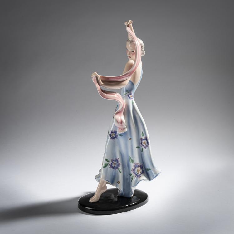 Bild 3 zu Objekt, 'Young lady in a summer dress, dancing with a scarf', c. 1939, Claire Herczeg-Weiss, Goldscheider, Wien, 161E 1235