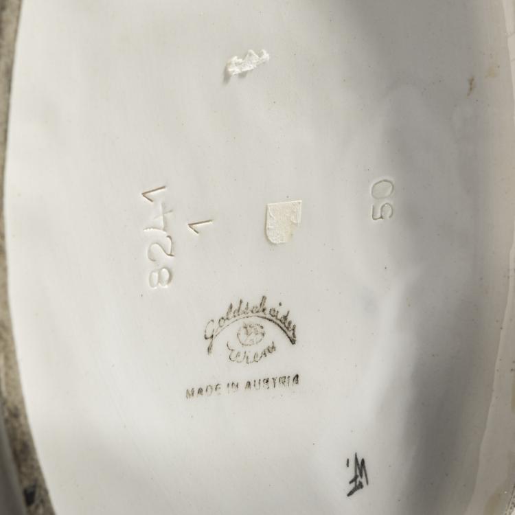 Bild 7 zu Objekt, 'Muffdame', 1937/38, Claire Herczeg-Weiss, Goldscheider, Wien, 161E 1241