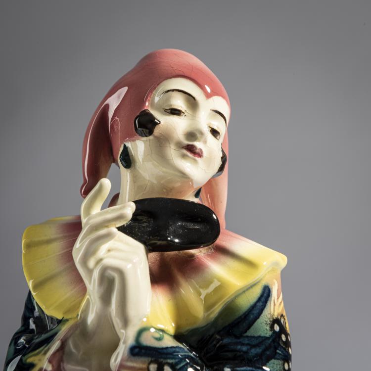 Bild 1 zu Objekt, 'Stehende Pierette mit Maske', um 1925, Stephan Dakon, Goldscheider, Wien, 161E 1220