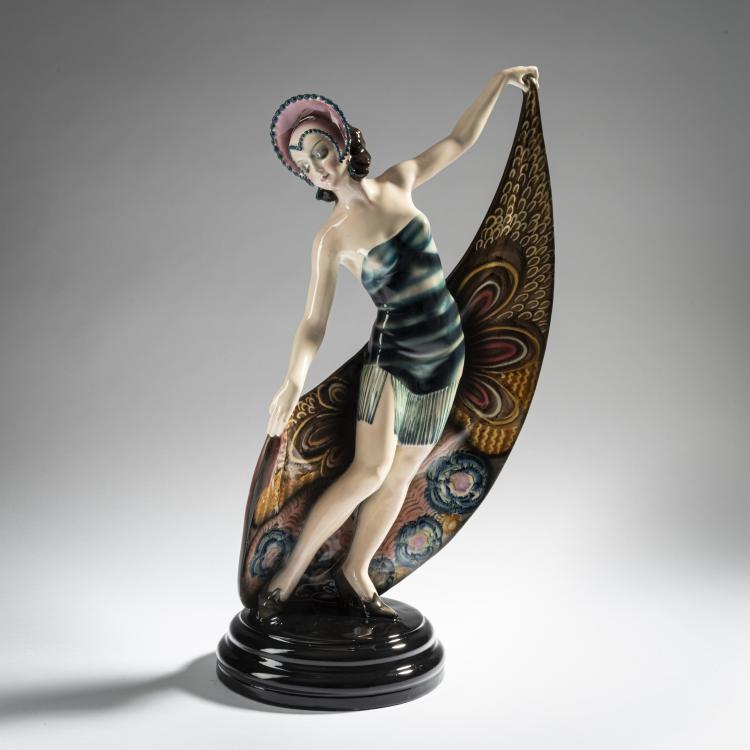 Hauptbild zu Objekt, 'T&auml;nzerin mit Kopfputz und gro&szlig;em Schal', um 1925, Josef Lorenzl, Goldscheider, Wien, 161E 1221